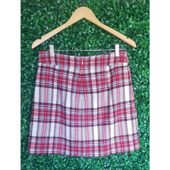 16. J.Crew Pleated mini skirt in vintage plaid - Picture 6 of 8